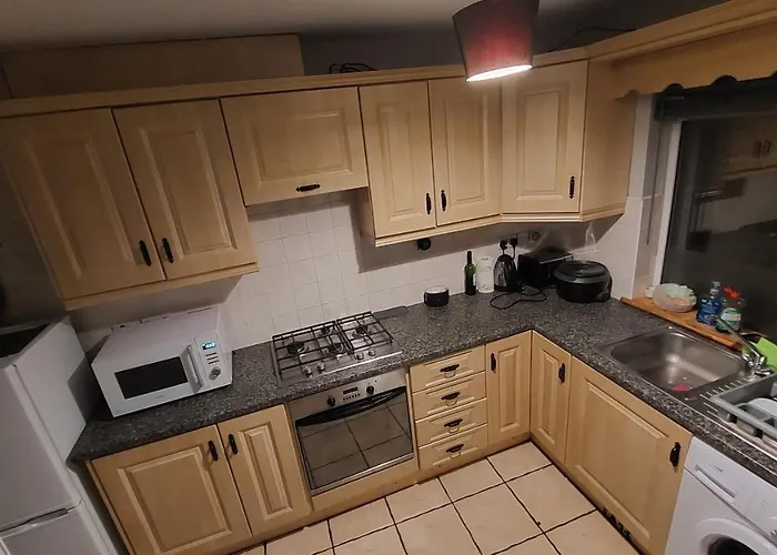 Small Single Проживание в семье Леттеркенни